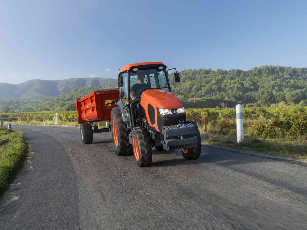 Mit dem M5002 Narrow bietet Kubota einen Spezialtraktor,
der sich für kommunale Anwendungen eignet.