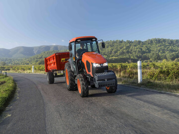 Mit dem M5002 Narrow bietet Kubota einen Spezialtraktor,
der sich fr kommunale Anwendungen eignet.