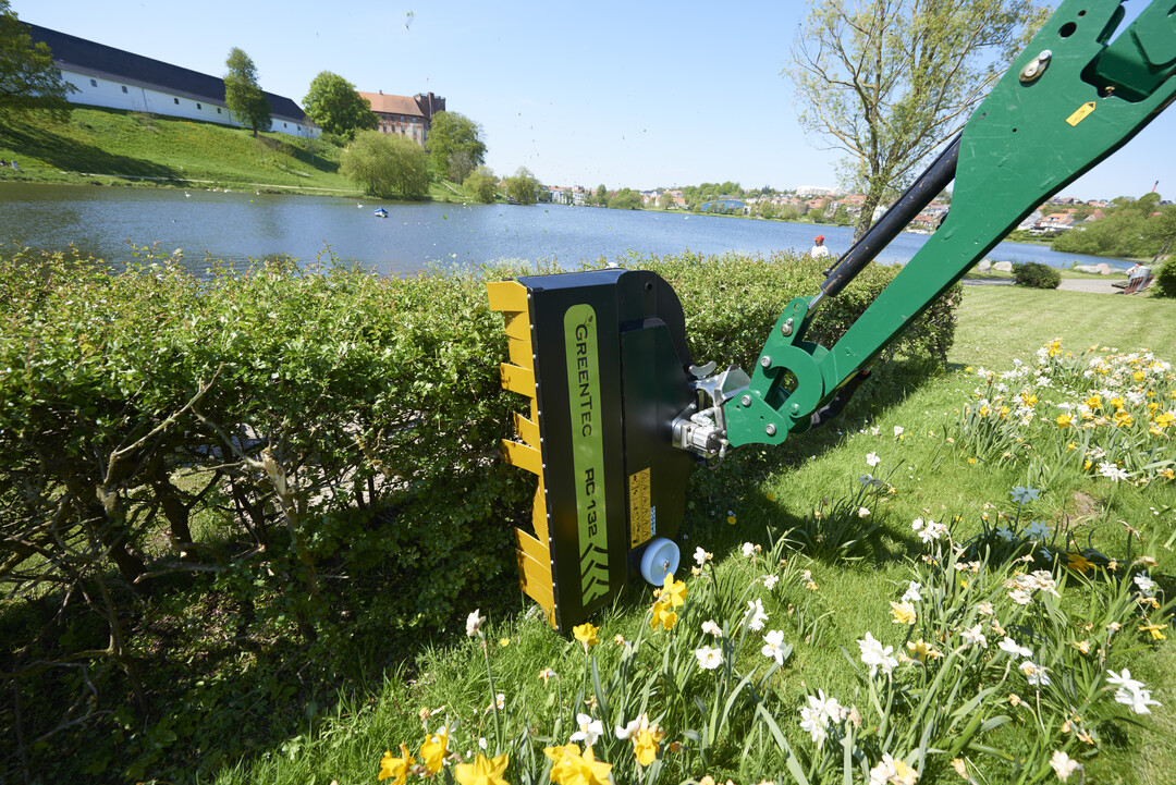 Das neue Messersystem der Rotary-RC-Heckenscheren arbeiten mit sechs überlappenden, freischwingenden Messer pro Rotor.