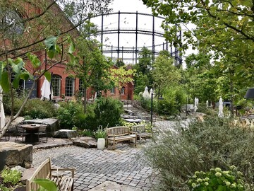 In der Kategorie gewerblich genutzte Freianlage lag die Stone Brewing GmbH vorn. Die Brauerei punktete mit einem ganzheitlichen Nachhaltigkeitskonzept. Auf rund 5?000?m ppiger Gartenlandschaft sind natrliche Baustoffe mit industriellen Produkten wie Metall, Beton und Glas verbunden. Die Anlage wird in eine Vielzahl von Aufenthaltsrumen gegliedert. Eine Oase in mitten einer ehemaligen Industrieanlage, die durch die Mitarbeiter in Eigenleistung gepflegt wird. 
