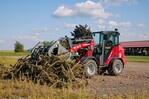 Die Weidemann GmbH fertigt seit mehr als 55 Jahren kompakte Hoftracs, Rad- und Teleskoplader
für die Landwirtschaft und ist heute führender Hersteller dieser Maschinen für Landwirte,
Kommunen, Gärtnereien und Baumschulen in Zentraleuropa.