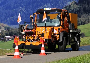 Das Eco Kanalsplgert KSG - fr den Einsatz in Gemeinden zum Reinigen von Rohren, Rinnen, Durchlssen an Straen usw. 