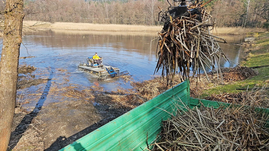 Auch Wasserbauarbeiten gehren zu den Dienstleistungen von Winkler.