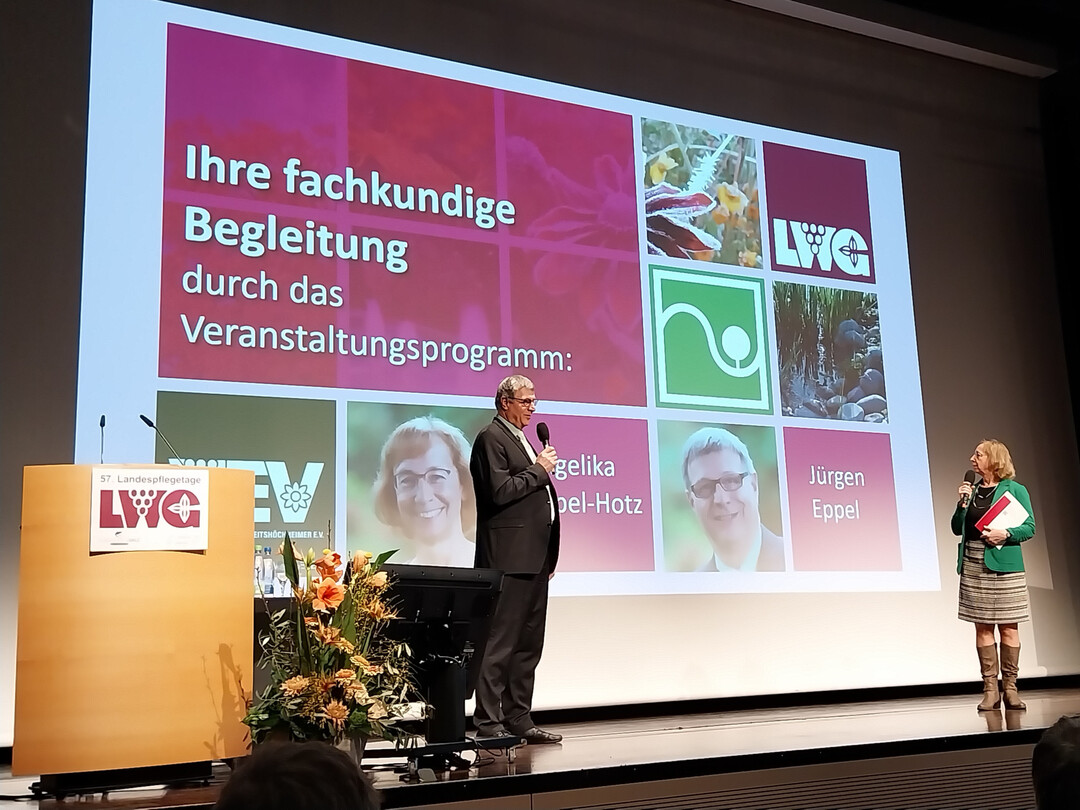 Jrgen Eppel und Angelika Eppel-Hotz fhren durch die Veranstaltung.