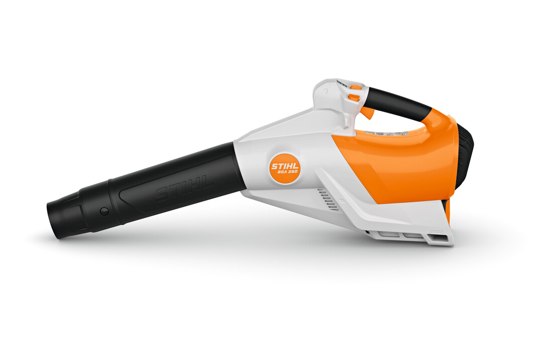 Das BGA 250 ist das Top-Modell unter den handgetragenen Akku-Blasgeräten von STIHL und punktet mit einer Blaskraft von bis zu 26 Newton.