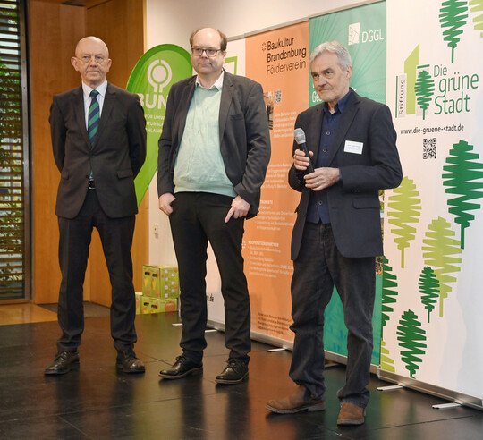 Fragerunde (v. l.): Moderator Reinhold Dellmann, Minister Christian Meyer, Prof. Dr. Jürgen Peters