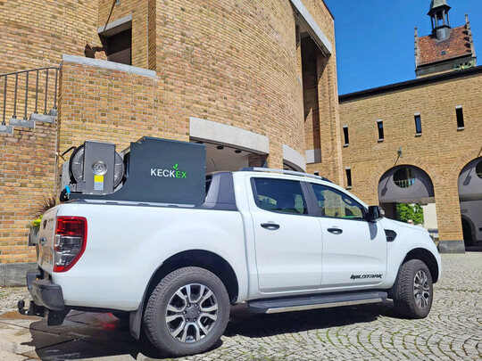 Die Komex M13-500 von Keckex lässt sich bequem auf einem Pickup zum Einsatzort transportieren.