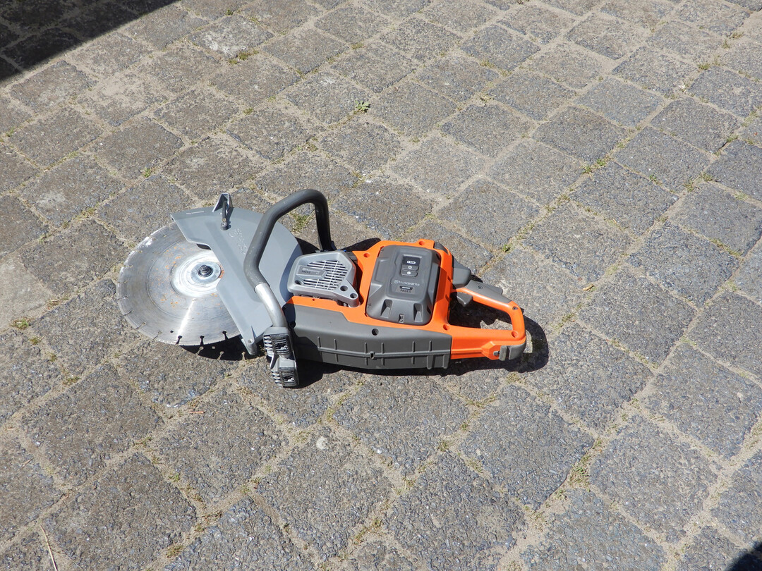 Seitenansicht Husqvarna Pace