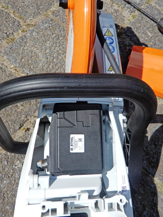 Gut geschtzt ist die Motorsteuerung bei der Stihl TSA300.
