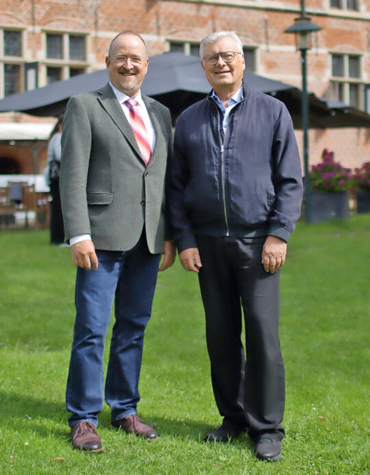Prof. Horst Stobbe (l.) und Prof. Dr. Dirk Dujesiefken