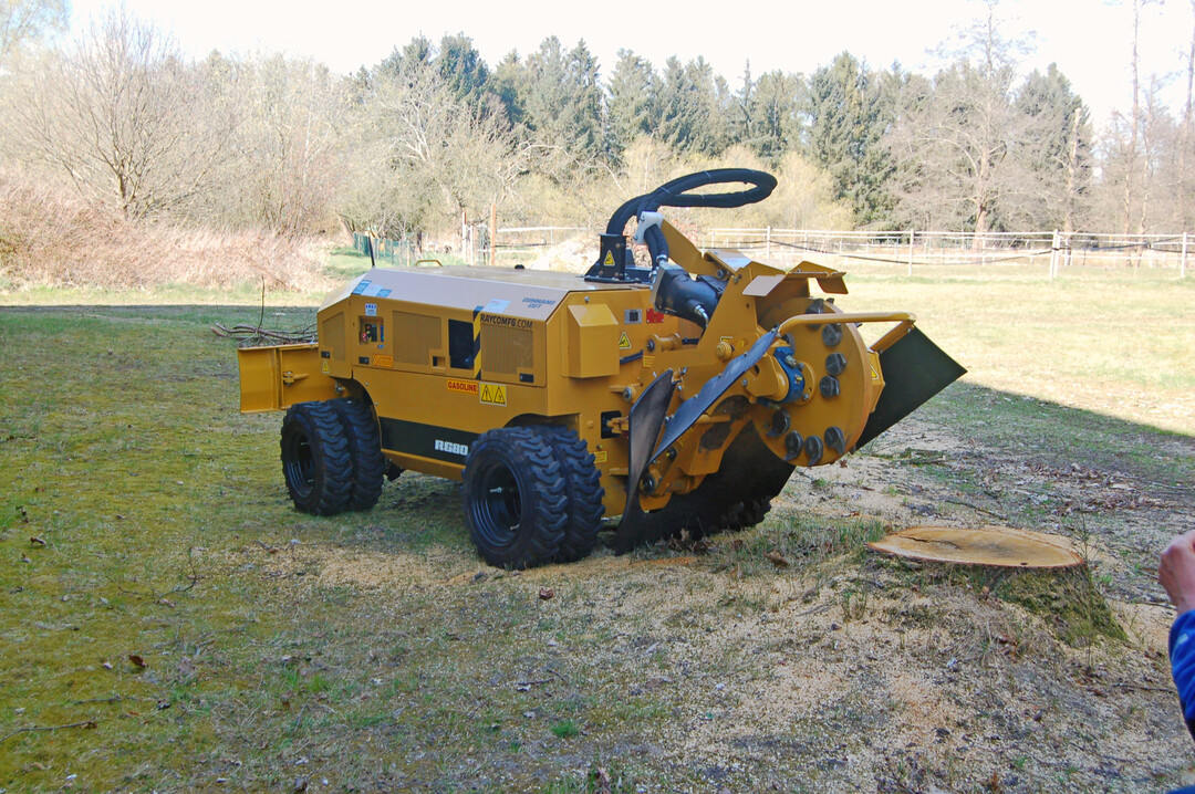 Rayco RG80 mit Doppelbereifung