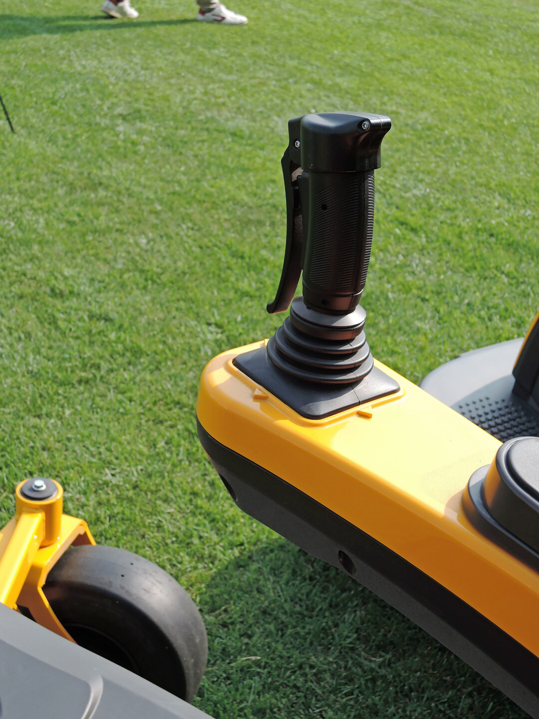 Joystick mit Bremshebel beim Stiga Gyro 900e