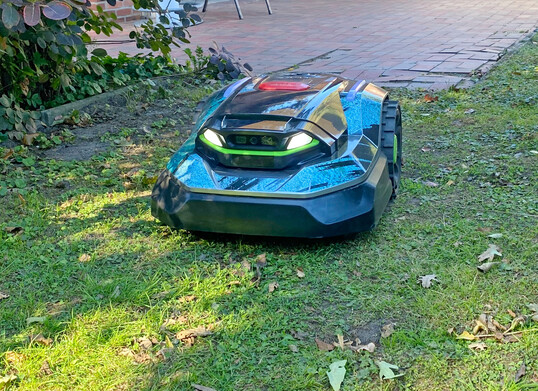 EGO Aura RMR3000E mit drei Kameras