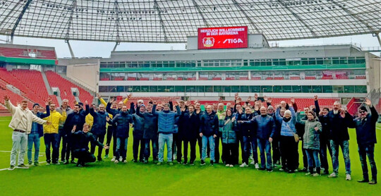 Profis zu Gast bei Profis in Leverkusen