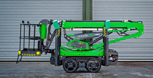 Der Leguan 135Neo von Avant Tecno. Alle Modelle haben jetzt eine Einhand-Joystick-Bedienung, 250 kg Korblast und schnellere Bewegungen.