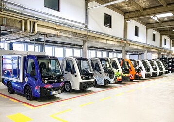 Der 10 kW Elektromotor erlaubt dem Tropos ABLE Modell eine nahezu geruschlose und vollstndig emissionsfreie Fahrt. Der Tropos ABLE ST, ausgestattet mit einer AGM-Batterie, erreicht eine Maximalgeschwindigkeit von 40 km/h und hat eine Reichweite von 80 Kilometern.