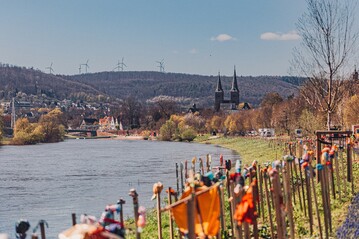 Das Gelnde der Landesgartenschau Hxter erstreckt sich entlang der Weser.