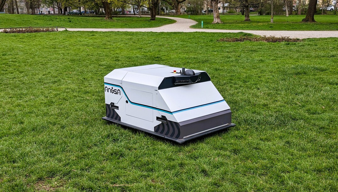 Der Roboter von Angsa Robotics selbststndig kleinste Mllstcke wie Zigarettenstummel, Kronkorken und mehr