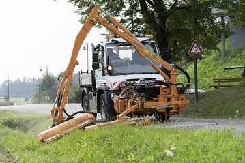 Deueste Technologien zum umweltschonenden Arbeiten in der Sommer- und Winterdiensttechnik werden auf der Unimog-Roadshow 2020 vorgefhrt.