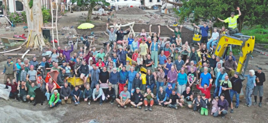 BaseG-Mitglieder bei einem ehrenamtlichen Projekt