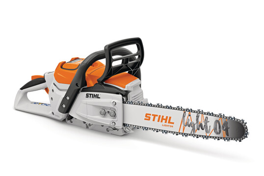 Mit der völlig neuartigen Forstpflegesäge HTA 150 und der Mittelklasse-Kettensäge MSA 300 beweist Stihl, dass Akkugeräte bereits die Forsttechnik erobern.