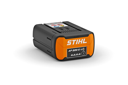Mit der völlig neuartigen Forstpflegesäge HTA 150 und der Mittelklasse-Kettensäge MSA 300 beweist Stihl, dass Akkugeräte bereits die Forsttechnik erobern.
