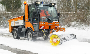 Winterdienst auf einem Radweg