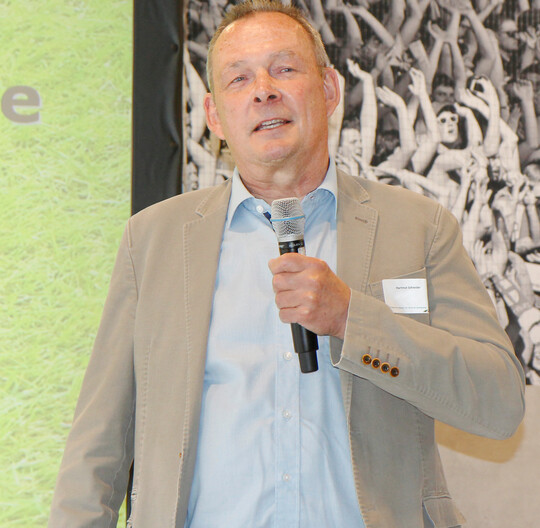 Hartmut Schneider, Berater und Sachverstndiger