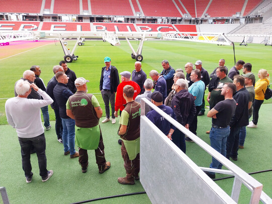 Bei einer Stadionfhrung mit Horst, einem langjhrigen SC-Freiburg-Fan, erfuhren die Teilnehmer viele Besonderheiten.
