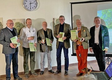 Die beteiligten Akteure beim Jubilumstreffen (Hans-Hermann Stteler, Frank Rinn, Horst Schunk, Prof. Dr. Hartmut Balder, Josef Klaffenbck, Bernhard Ledermann) 