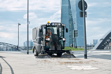 Die jetzt von AGR zertifizierten Krcher-Modelle MIC 42 (im Bild), MIC 35, MC 80, MC 130 und MC 130 PLUS zeichnen sich alle aus durch hohen Fahrkomfort und einfache, intuitive Bedienung. 