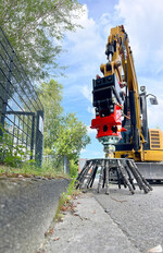 Die neue ADLER-Baggerkehrmaschine BK 750 / 950 mit hydraulischem Schnellwechsler