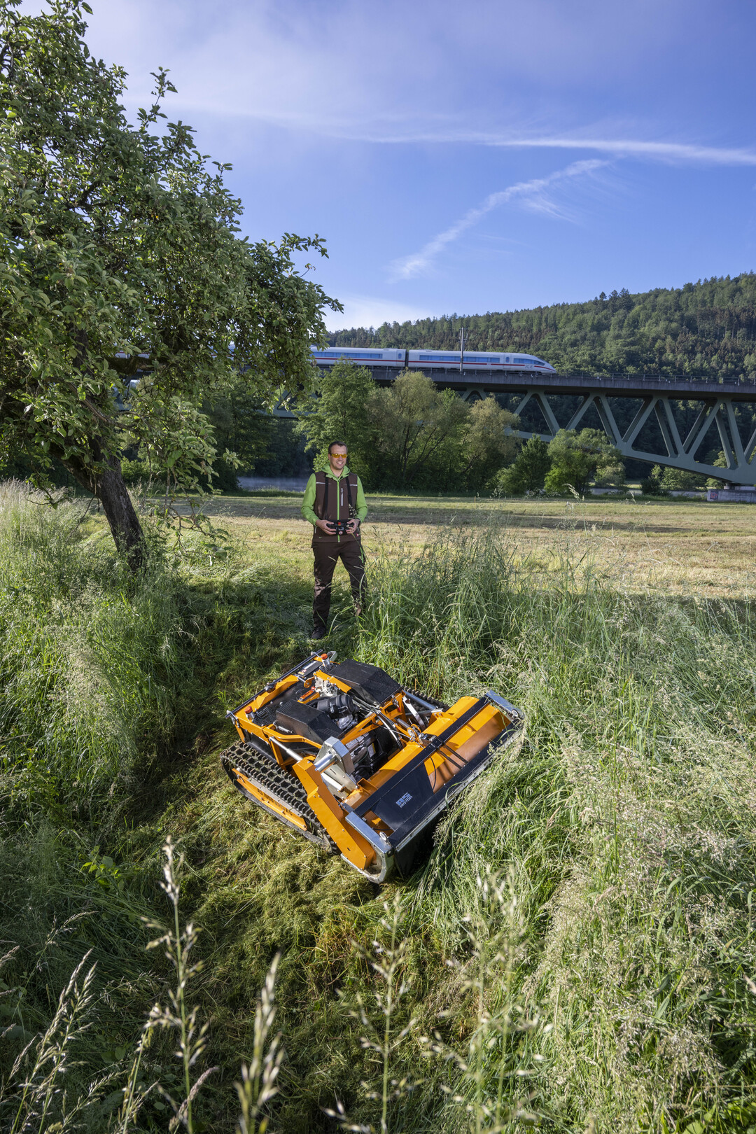 Der AS 1000 Ovis RC macht seinem Namen alle Ehre. Ovis sind groe und starke Wildschafe, die sich in steilem Gelnde am wohlsten fhlen.