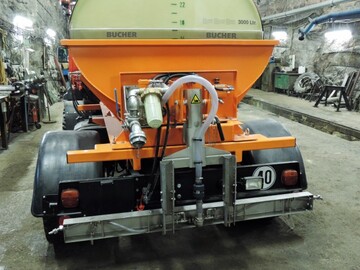 Der Flssigsprher Gmeiner Yeti 3000 L von Bucher Municipal. Modernste Winterdiensttechnik fr den Einsatz auch Unter Tage.