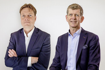 Simon Del-Nevo (links), neuer President EMEA, und Ralf Pankalla (rechts), Vice 
President Operations und Managing Director von Greenworks in Deutschland.