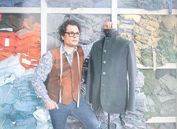 Aus alt mach neu: Serviceanbieter CWS Workwear zeigt, was mglich ist und schickt jhrlich 2,5 Tonnen ausrangierte Arbeitskleidung an den Berliner Designer Daniel Kroh, der damit seine Mode kreiert  bereits seit ber 15 Jahren.