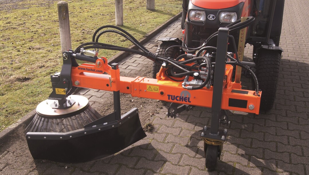 WB 750 am Kommunalfahrzeug