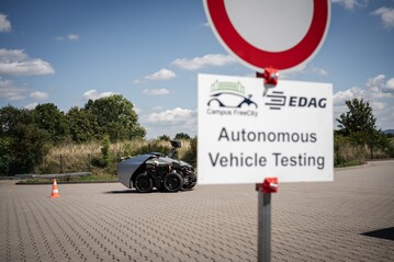 Hochautomatisierte Roboterfahrzeuge  Edag CityBots  haben die ersten Live-Tests auf dem Betriebsgelnde der Edag Group in Fulda durchgefhrt.
