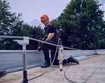 „Einmal an der ‚Skyline 2.0‘ gesichert, können Anwender durchgängig und flexibel Arbeiten in absturzgefährdeten Bereichen durchführen.“