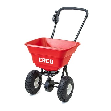 Der Streuer ERCO SP- 1205 arbeitet gezielt, so dass kein Splitt auf etwa parkende Autos oder andere Gegenstnde geschleudert wird.