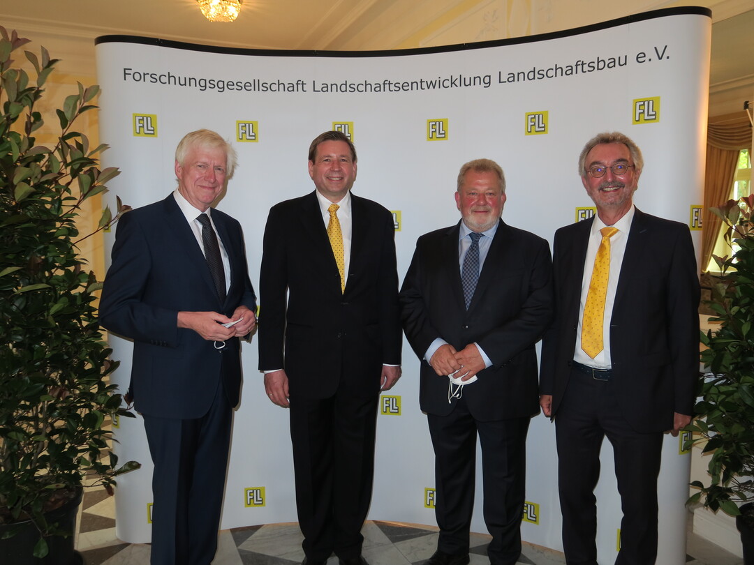 V. r. FLL-Präsident Prof. Ulrich Kias, Jürgen Rohrbach, FLL-Geschäftsführer Adalbert von der Osten, Ehrenpräsident Dr. Karl-Heinz Kerstjens