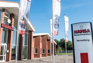 Die HANSA-Maschinenbau Vertriebs- und Fertigungs GmbH ist ein europaweit agierender Hersteller im Bereich Kommunalfahrzeuge und Friedhofsbagger. 