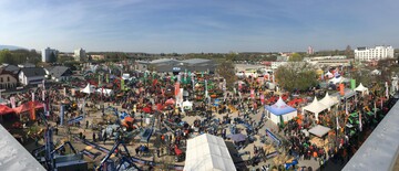 ber 300 Aussteller aus mehreren Nationen prsentierten vom 8. - 10. April auf dem Messegelnde Offenburg modernste Maschinen- und Gertetechnik rund um die Wertschpfungskette Holz und warteten auf der Forst live 2016 mit zahlreichen Neuheiten auf. 