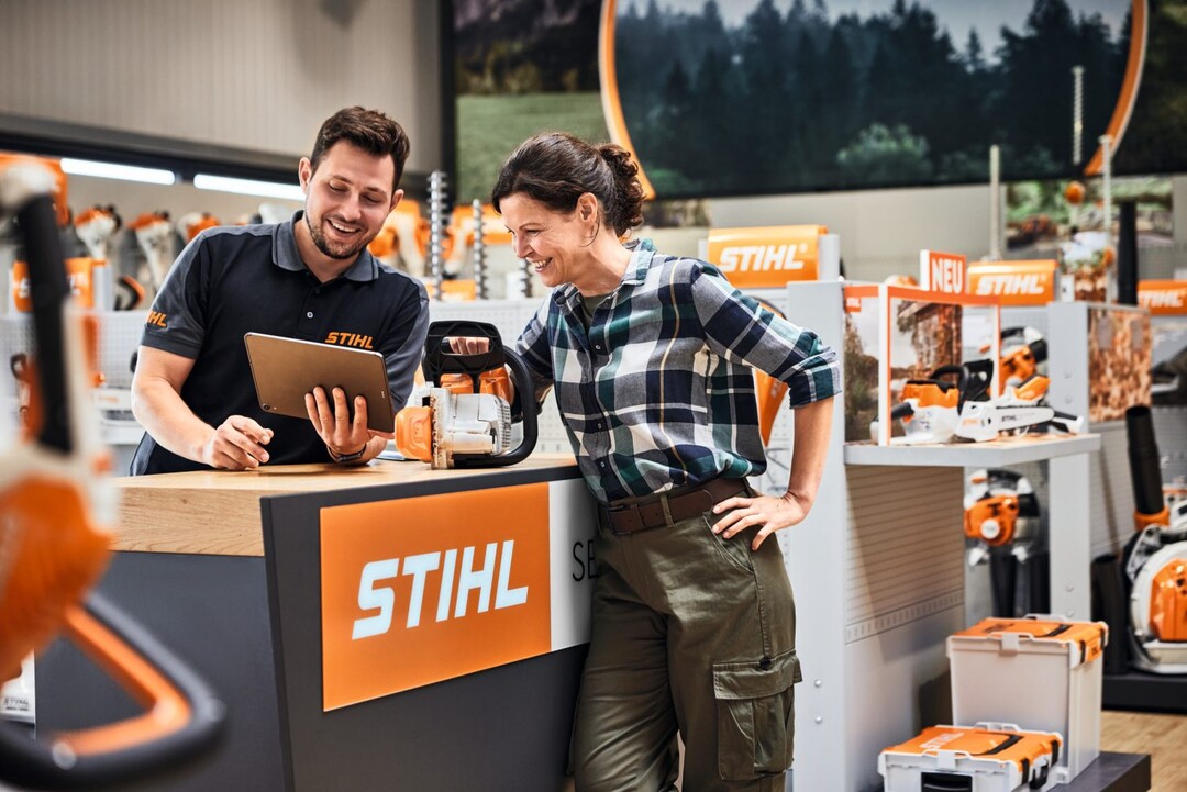 Mit dem „Stihl Check“ sowie mit „Stihl Inspektion“ für Privatanwender und „Stihl Pro Inspektion“ für gewerbliche Kunden bietet der teilnehmende Fachhandel standardisierte Serviceleistungen für Geräte von Stihl. Damit erhält jedes Stihl Gerät bei der die Überprüfung und Wartung den optimalen Service für eine zuverlässige Einsatzbereitschaft.