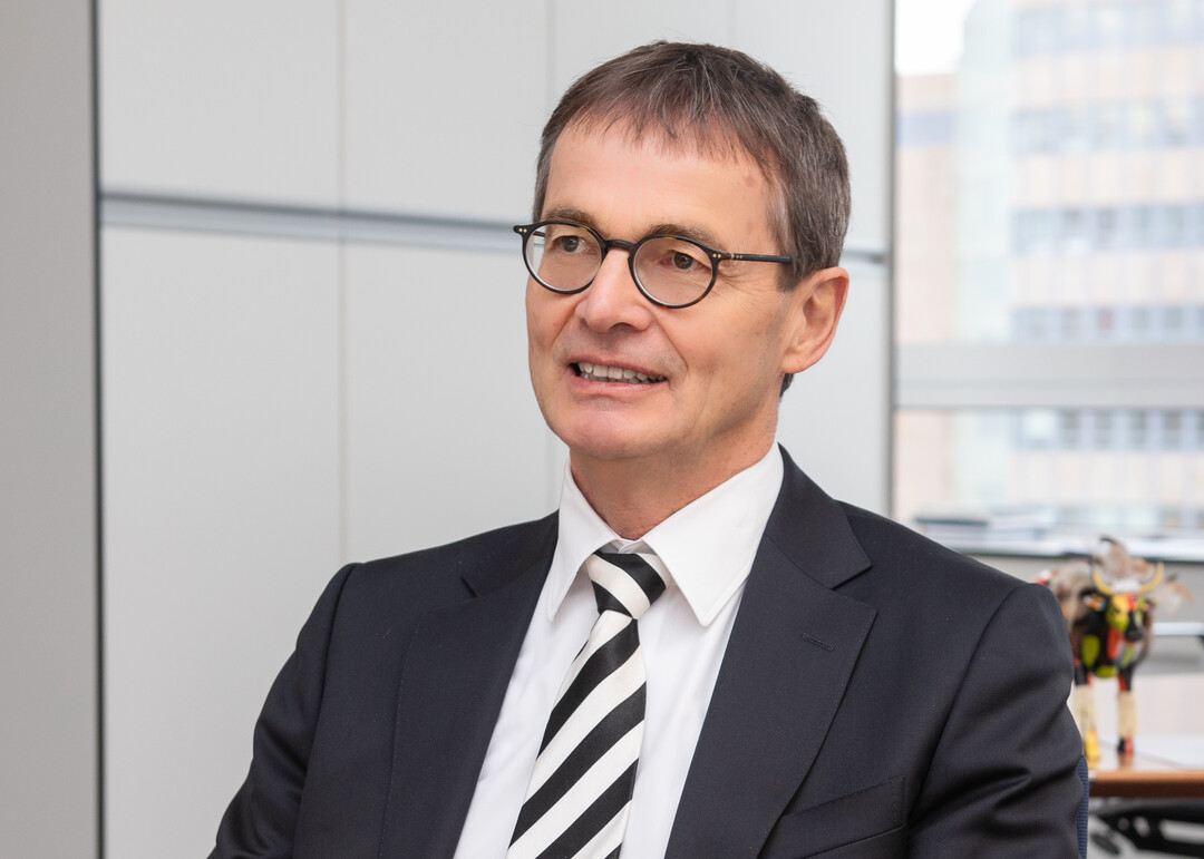 Dr. Bernd Scherer