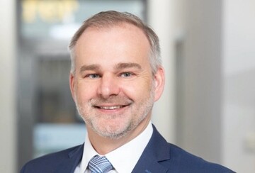 Lnendonk & Hossenfelder mit Sitz in Mindelheim (Bayern) analysiert seit dem Jahr 1983 die europischen Business-to-Business-Dienstleistungsmrkte (B2B). 