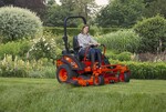 Die neuen KIOTI ZX- Mäher wurden komplett von KIOTI entwickelt und werden im eigenen Werk in Südkorea gefertigt.
