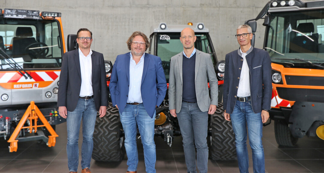 Die erfolgreiche Kooperation zwischen Reform und Beutlhauser wird weiter ausgebaut.
Im Bild v.l.n.r.: Martin Kloboucnik (Geschäftsführer Kiefer), Claus Artmayr (Beutlhauser), Franz Haas (CSO REFORM) sowie Reinhard Riepl (CEO REFORM)