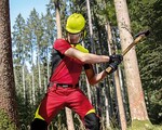 Die neue Schnittschutzkollektion von Kübler schützt Forst-Profis vor Verletzungen und macht das Arbeiten komfortabler.