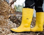 Dank ihrer Materialzusammensetzung sind die Sicherheitsstiefel extrem leicht, weich und flexibel – auch bei niedrigen Temperaturen.